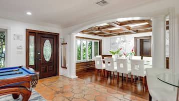 Casa (5 Bedrooms) | Parte interna