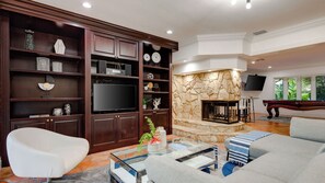 Interior - 5mins to Beach Pool + Hot Tub Billiards Coral Ridge Getaway by Avantstay (Fort Lauderdale)