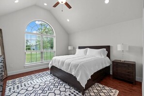 4 chambres, fer et planche à repasser, lit parapluie, Wi-Fi