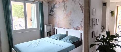 3 bedrooms, bed sheets