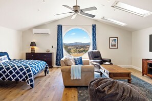 5 bedrooms, desk, iron/ironing board, travel cot