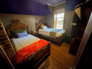 5 bedrooms, WiFi, bed sheets