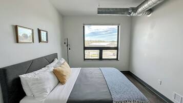 Schreibtisch, Bügeleisen/Bügelbrett, kostenloses WLAN, Bettwäsche