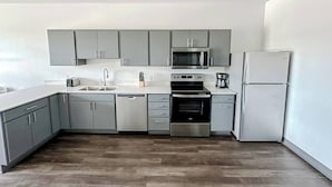 Unclassified image, 2 of 18, button - Sleepover | Lovely 1BD/BA + High Ceilings - DSM (West Des Moines)
