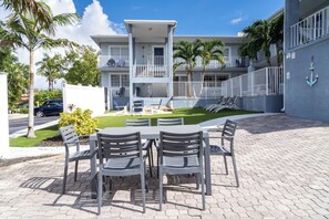 Outdoor dining - Delray Ocean Breeze (Delray Beach)