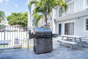 Outdoor dining - Delray Ocean Breeze (Delray Beach)