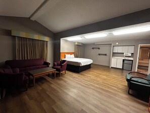 Interior - King Room - Non-Smoking (Austin)