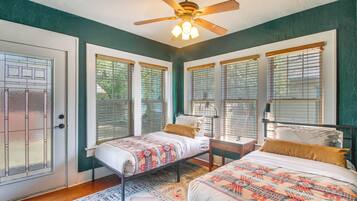 2 bedrooms, desk, iron/ironing board, internet