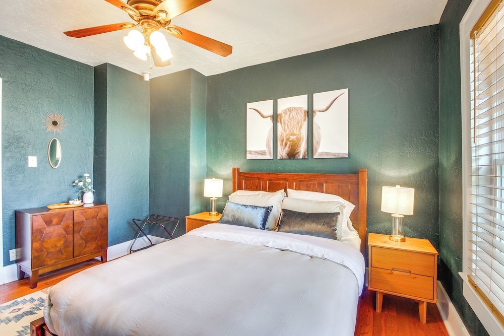 Walk to Town & 3 Mi to Fort Sill Home in Lawton! Lawton Vrbo