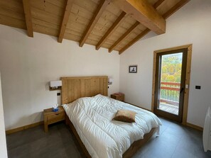 2 عدّة غرف نوم وواي فاي وملاءات أسرّة