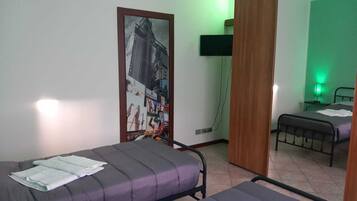 1 chambre, bureau, fer et planche Ă repasser, Wi-Fi