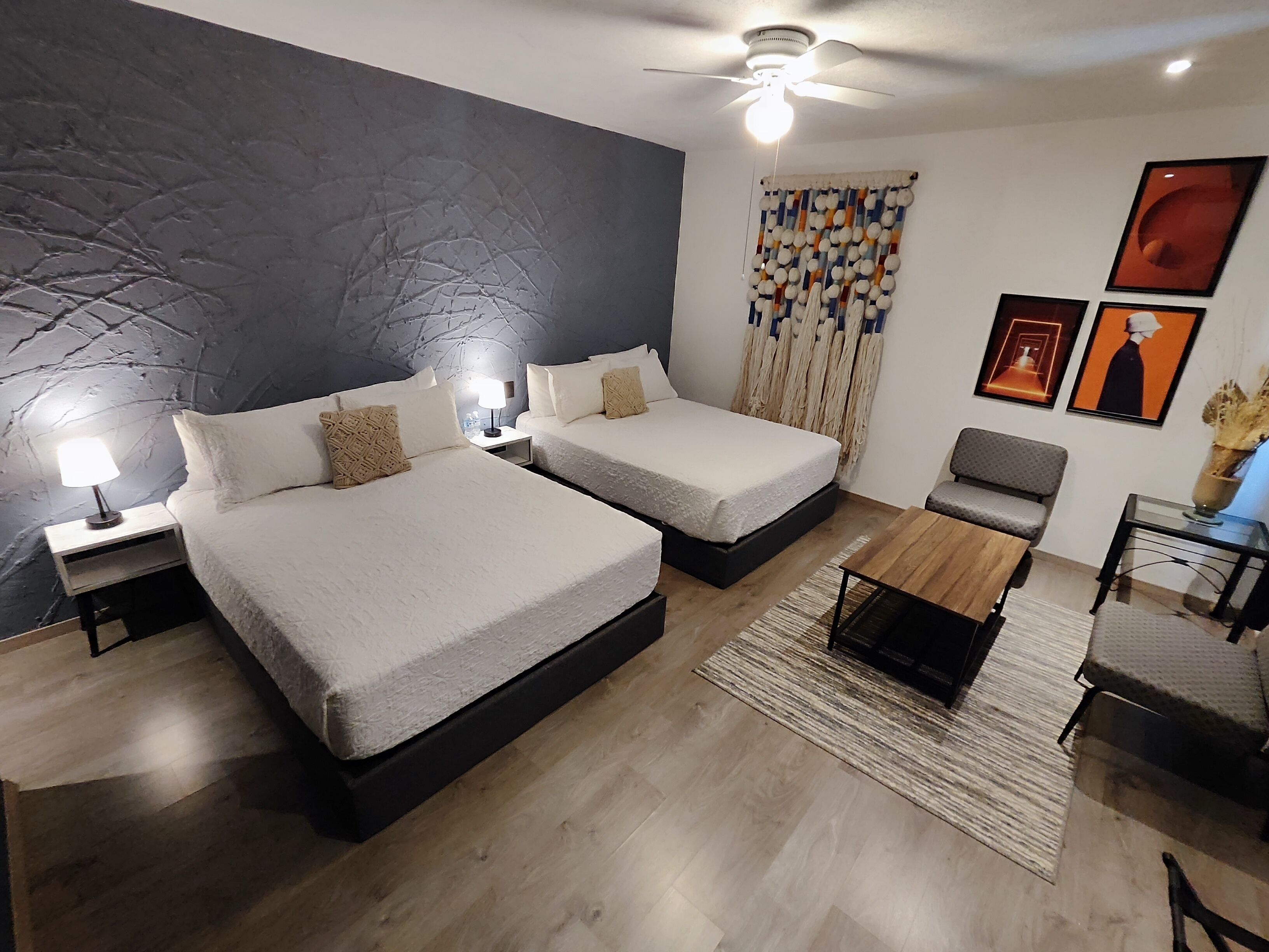 Quarto casal luxo | Ferros/tábuas de passar roupa, Wi-Fi de cortesia, roupa de cama