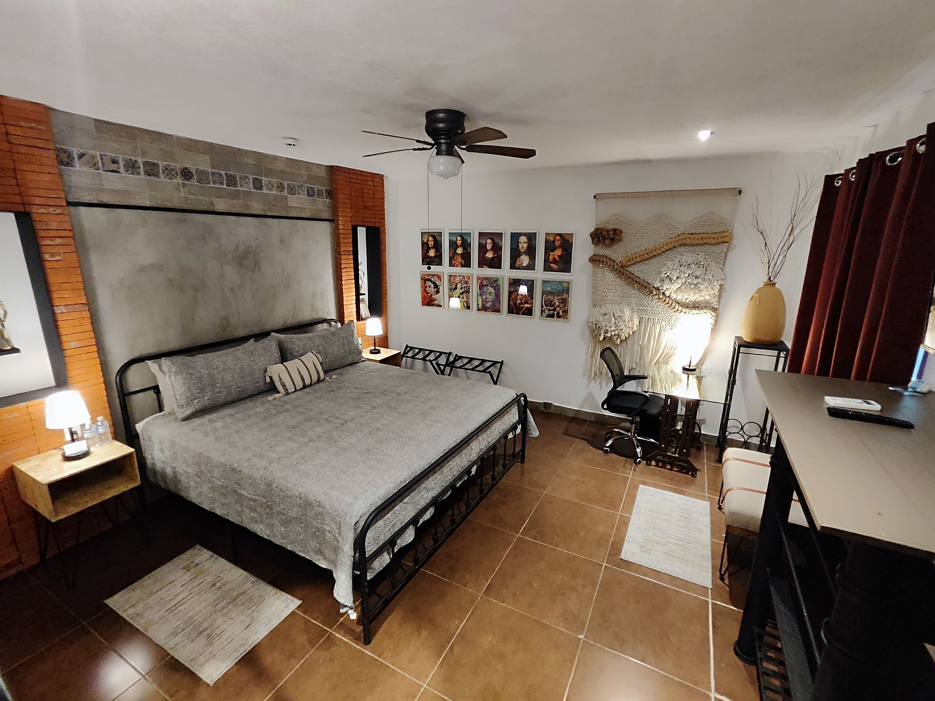 Quarto empresarial, vista para o pátio | Ferros/tábuas de passar roupa, Wi-Fi de cortesia, roupa de cama