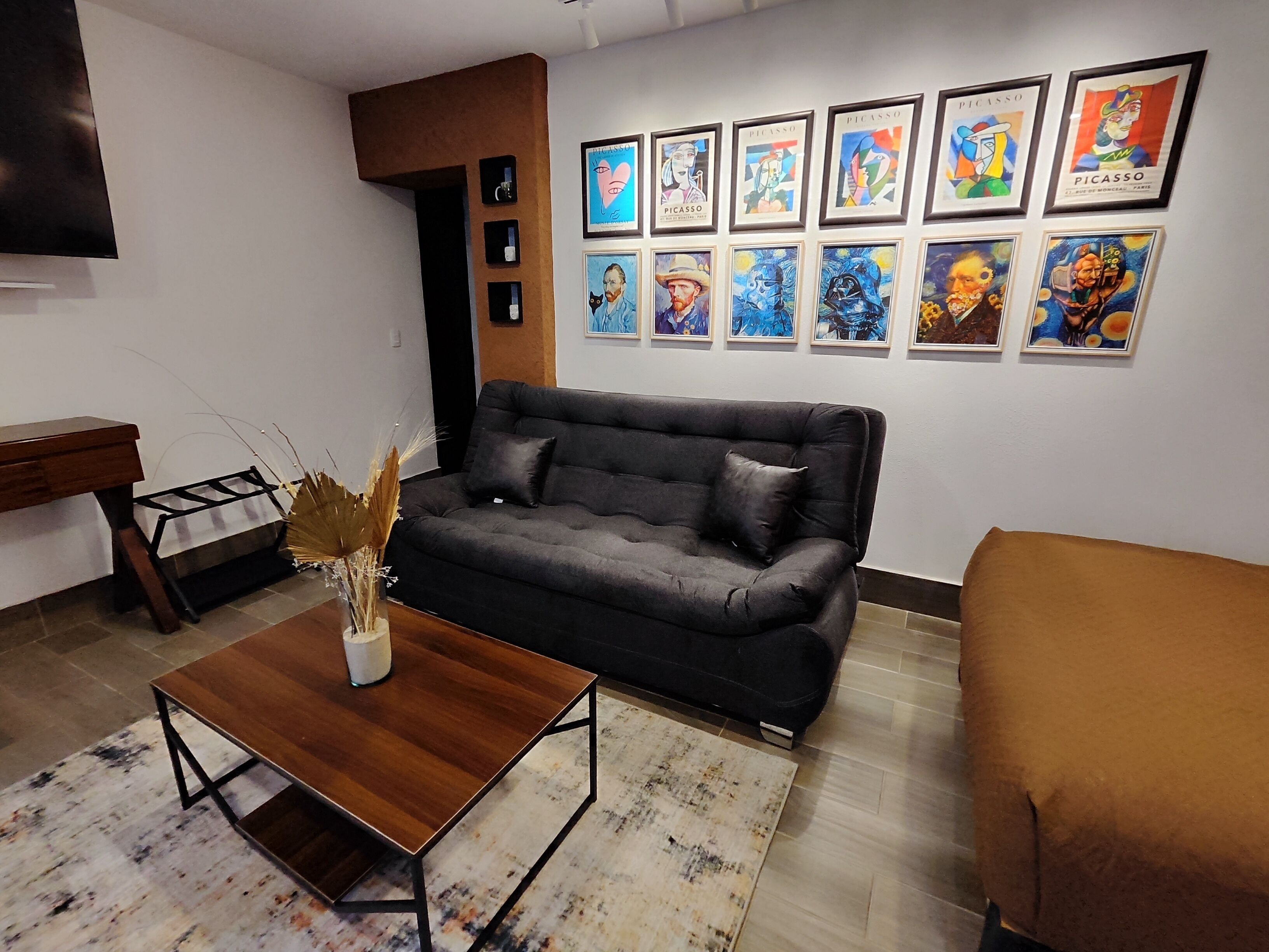 Habitación Royal, acceso para personas con movilidad reducida, para no fumadores | Tabla de planchar con plancha, wifi gratis y ropa de cama 