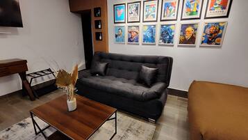 Habitación Royal, acceso para personas con movilidad reducida, para no fumadores | Tabla de planchar con plancha, wifi gratis y ropa de cama