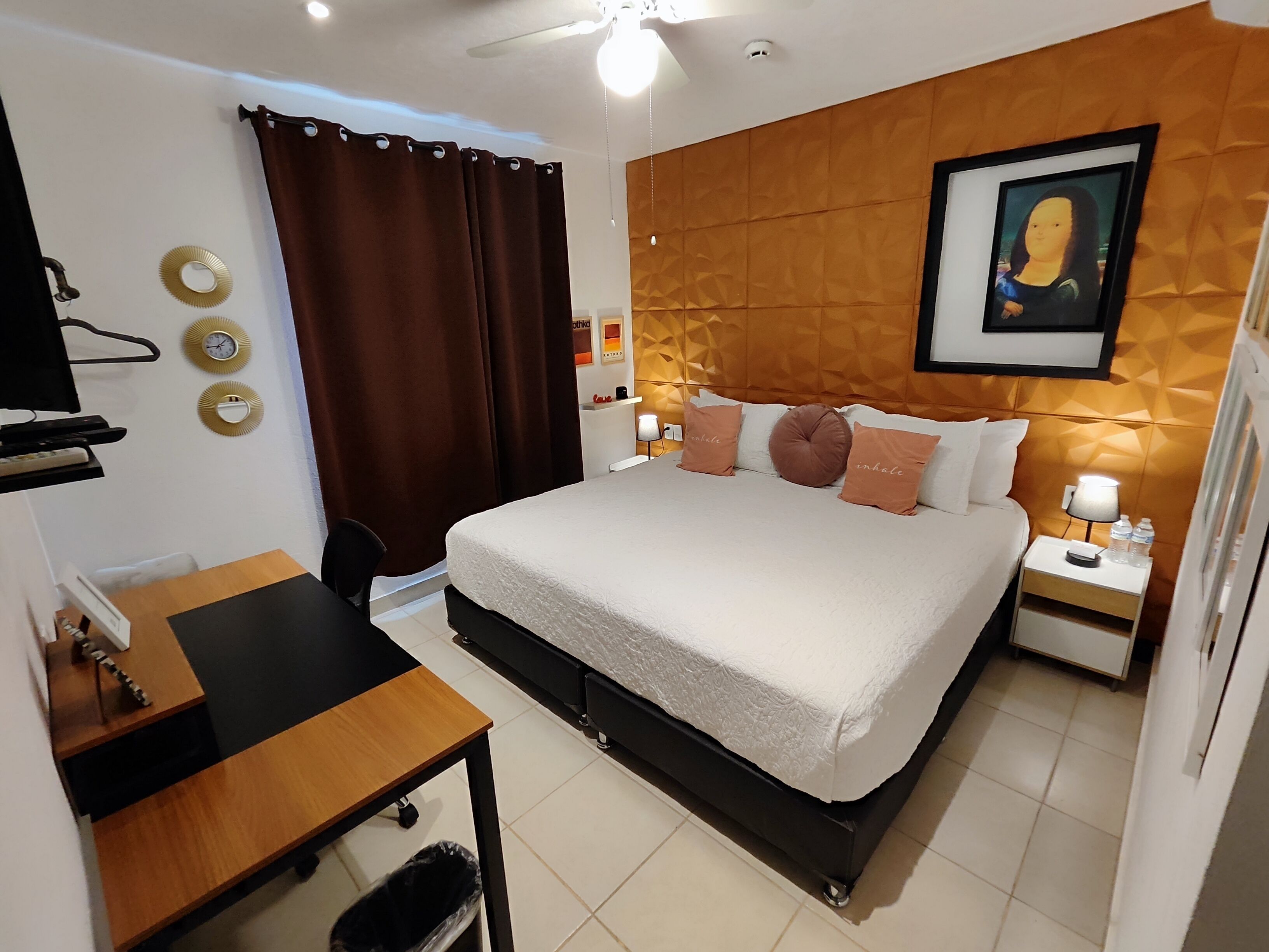 Chambre Affaires | Fer et planche à repasser, Wi-Fi gratuit, draps fournis