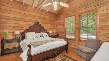 4 bedrooms, iron/ironing board, free WiFi, bed sheets