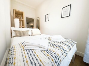 2 slaapkamers, een strijkplank/strijkijzer, wifi, beddengoed