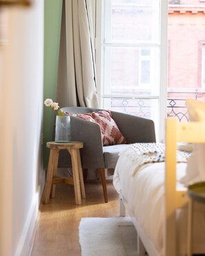 2 bedrooms, iron/ironing board, WiFi, bed sheets