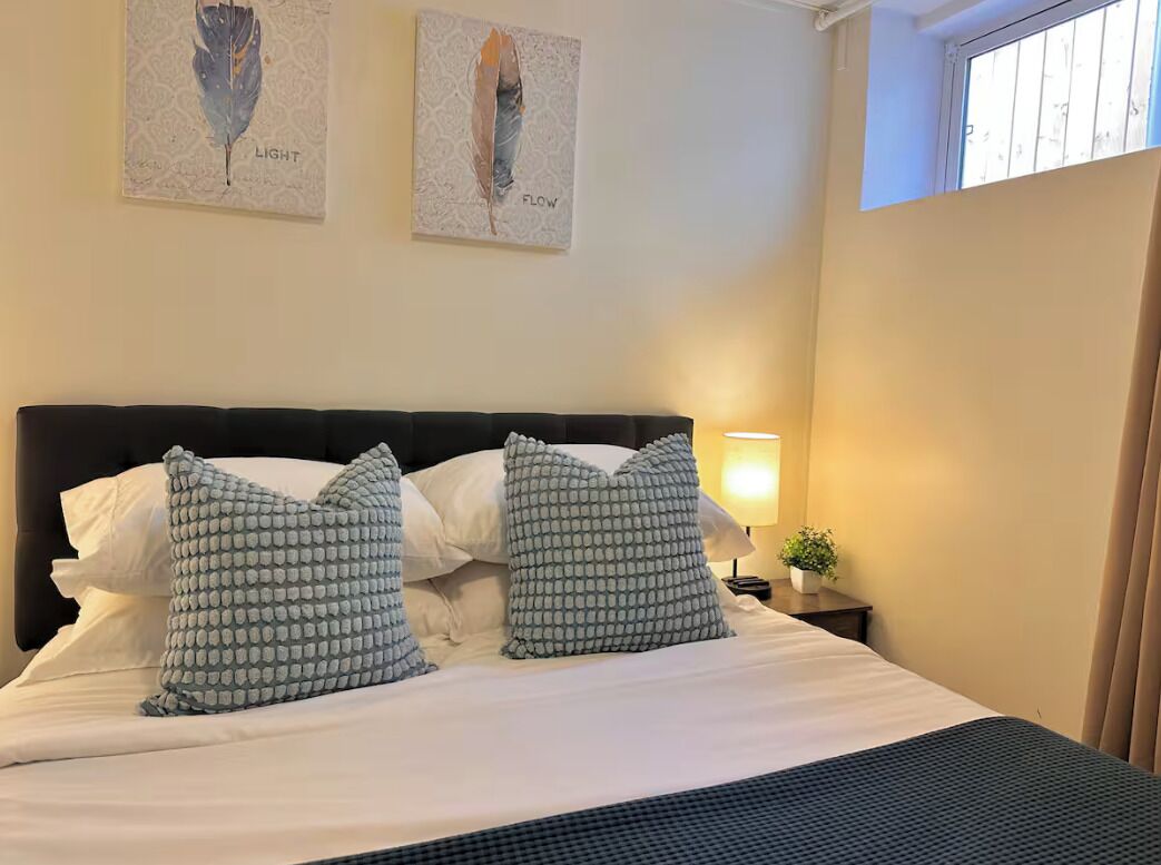 3 bedrooms, desk, iron/ironing board, free WiFi