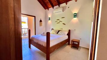 4 slaapkamers, een strijkplank/strijkijzer, wifi, beddengoed