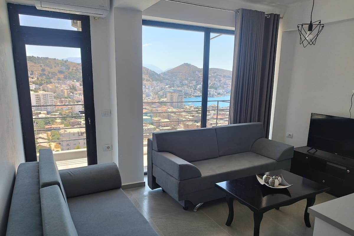 1 bedroom, desk, laptop workspace, free WiFi