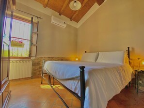 1 soverom, lydisolert, strykejern/-brett og wi-fi (inkludert)