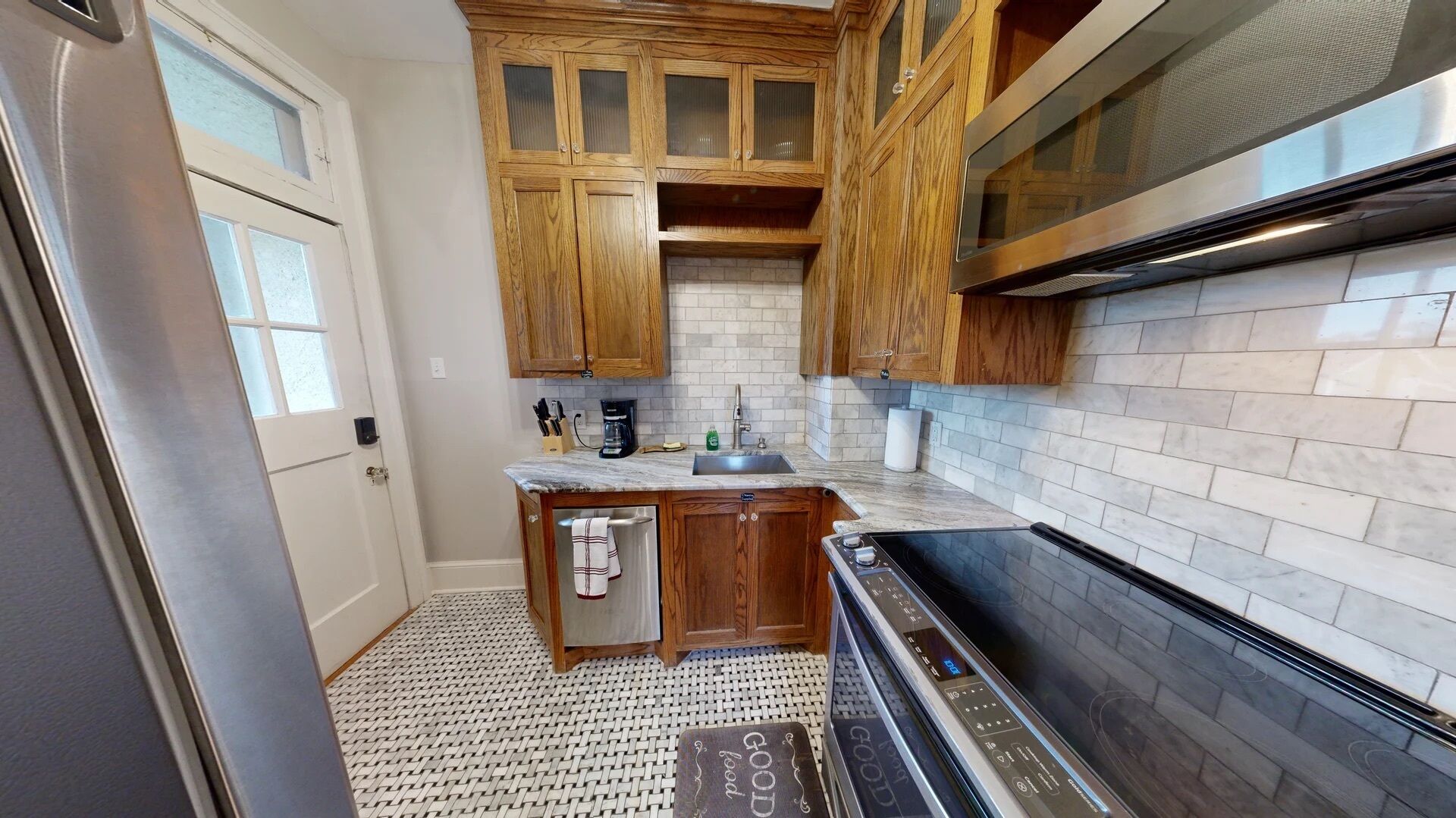 Refrigerador, microondas, horno y parrilla de estufa 