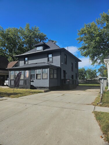 Spacious Duplex by Fairgrounds & Downtown/Fire Pit