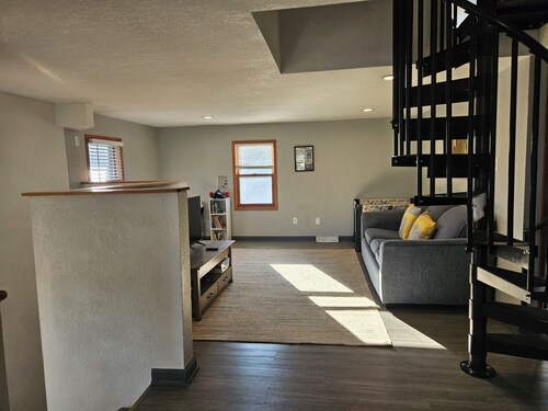 Spacious Duplex by Fairgrounds & Downtown/Fire Pit