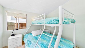 5 bedrooms, bed sheets