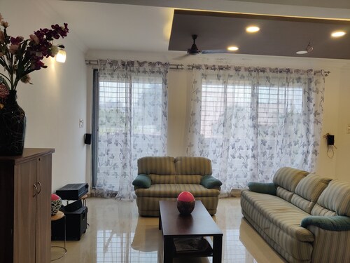 Awesome beautiful  VILLA with 5-bedroom, WiFi. Enjoy for parties and group stays