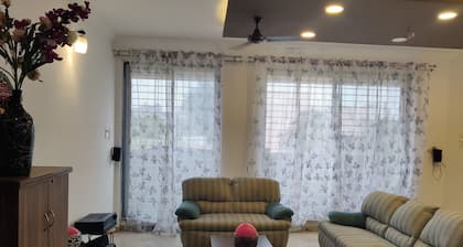 Awesome beautiful VILLA with 5-bedroom, WiFi. Enjoy for parties and group stays