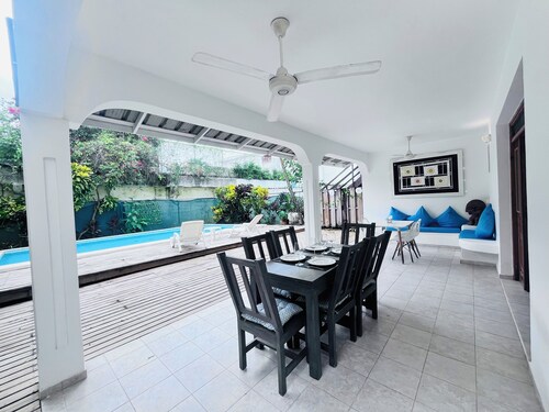 So COSY Appart! Private swimming pool!