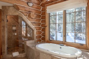 Shower, jetted bath, hair dryer, towels - Bear Lodge - Luxurious log home with ski-in/out access! (Mountain Village)