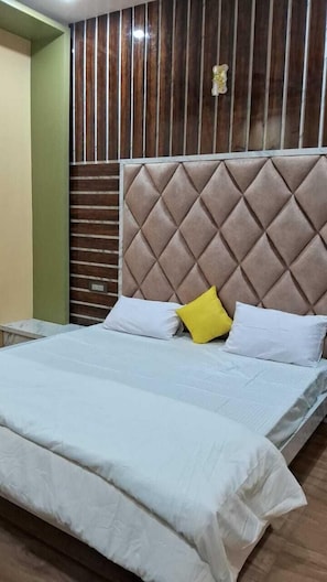 Laptop workspace, soundproofing, free WiFi - Hotel Ashok Vihar (Bhabua)