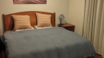 3 bedrooms, in-room safe, iron/ironing board, WiFi