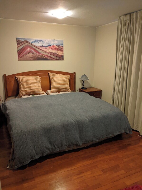 3 bedrooms, in-room safe, iron/ironing board, WiFi