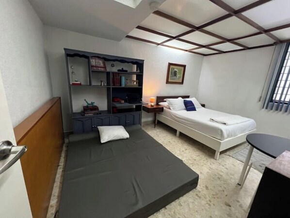 1 bedroom, WiFi, bed sheets