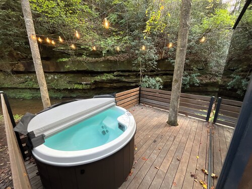 “Glass House” #1 - Modern Mirror Home w/ Hot-tub