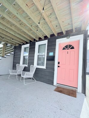 Exterior detail - 3 Bedroom Retreat Steps from the AC Boardwalk! Unbeatable Location!! (Atlantic City)