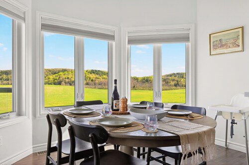 Modern Farmhouse Getaway | 5+ Acres | Family Friendly | Arrowhead | Algonquin