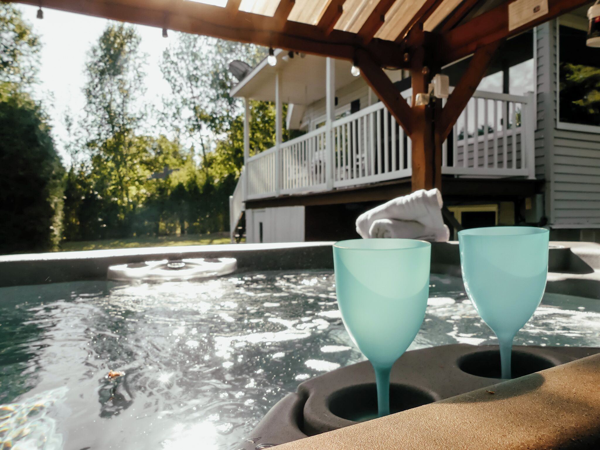Outdoor spa tub