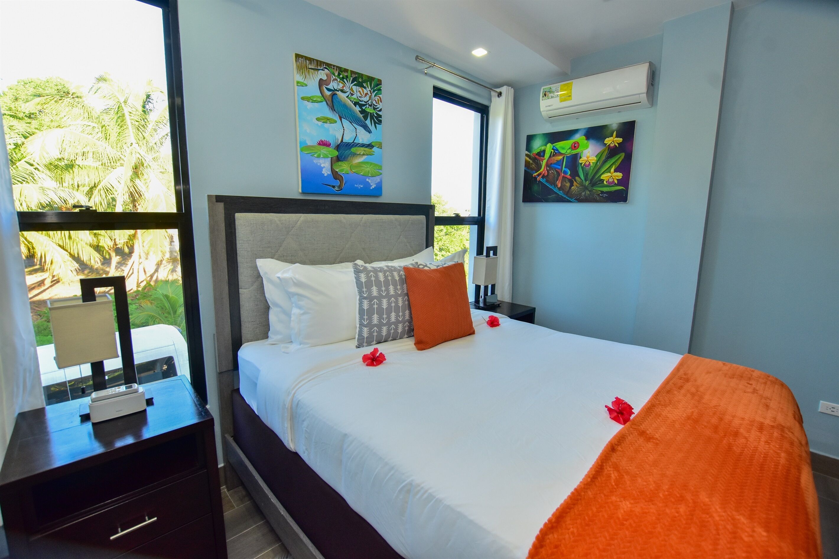 3 chambres, fer et planche à repasser, Wi-Fi gratuit, draps fournis