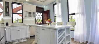 Modern Hopkins Home: Beach & Village Access