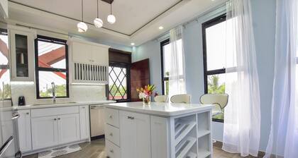 Modern Hopkins Home: Beach & Village Access