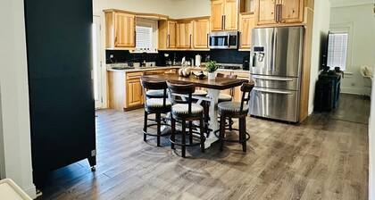 #1 Charming 5BR 1BA Home in Midland – Comfort, Convenience & Great Location!