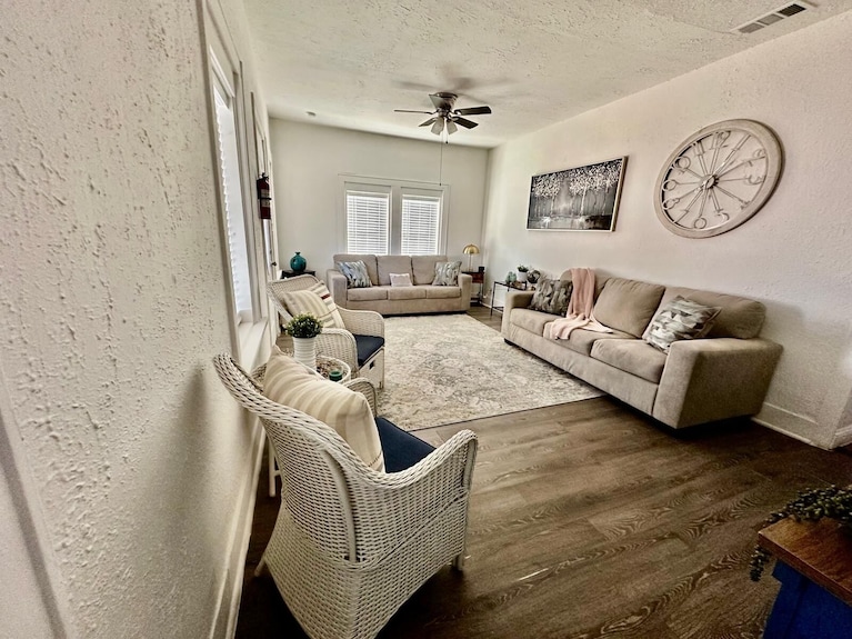 #1 Charming 5br 1ba Home In Midland Comfort, Convenience & Great Location! - Midland, TX