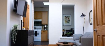 Charming and Cozy Studio in DT Northfield!