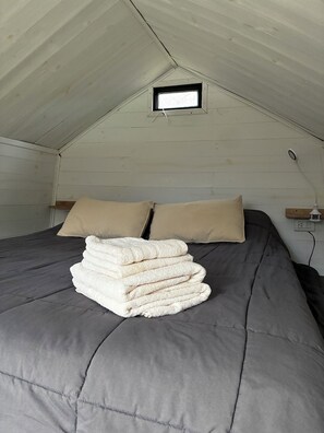 1 bedroom, free WiFi, bed sheets - Incredible mini house (tiny house) at the foot of the mountain, ecologically sustainable (El Chalten)